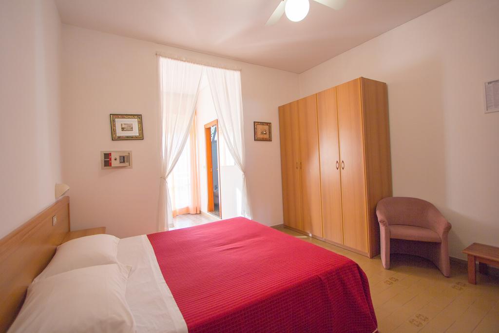 Casa Portofino Rooms&Breakfast 切塞纳蒂科 客房 照片